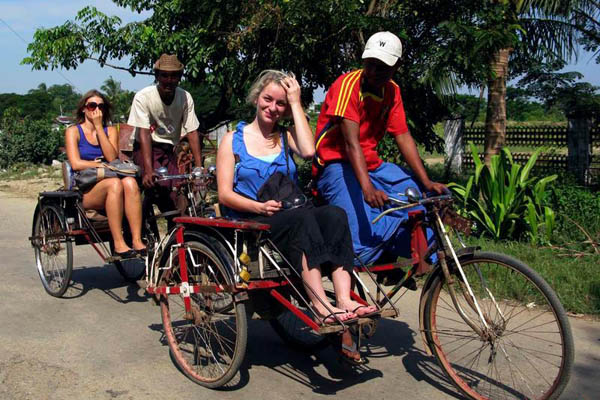 Travel Myanmar by trishaws