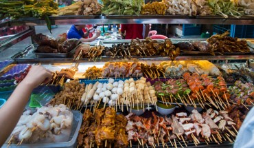 Myanmar barbecue on streets