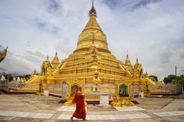 Golden Sandamuni pagoda