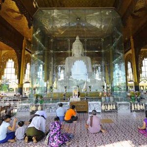 Kyauktawgyi Pagoda - attraction for indonesia family trip