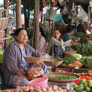 Burma Honeymoon tour in Nyaung U Market in Bagan