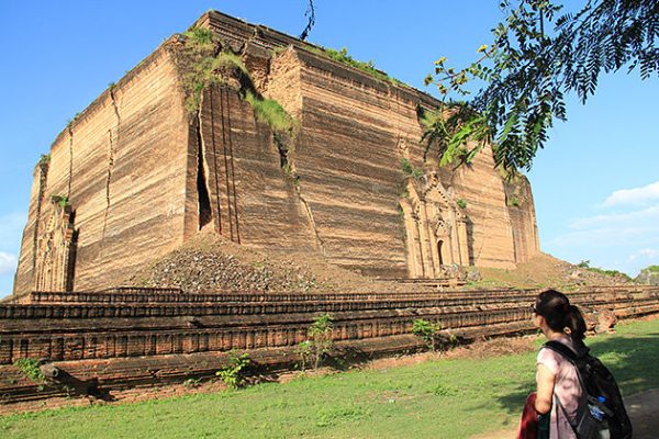 Burma Honeymoon tour to the Mingun Paya