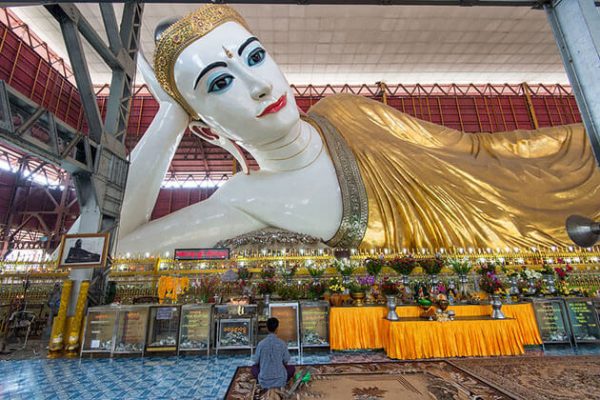 Chauk Htat Gyi Pagoda buddha image