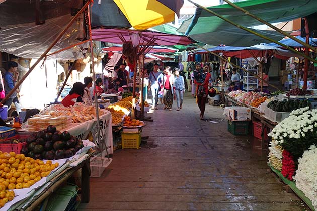 Inle Lake excursion to Kakku with a visit to Taunggyi local market
