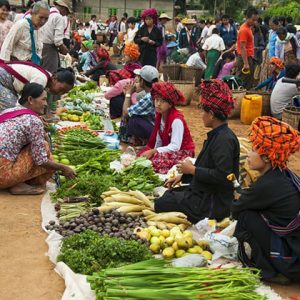 Inle Lake morning market