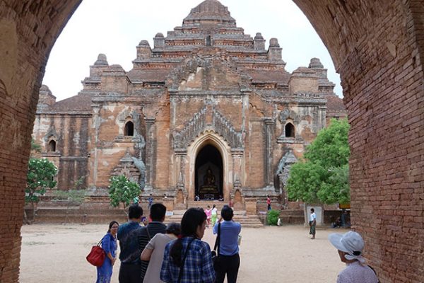 Myanmar itinerary 5 days to the Dhammayangyi Gyi Temple