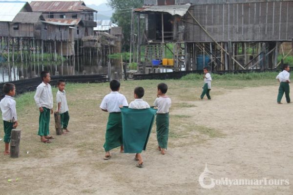 School in Inle Lake