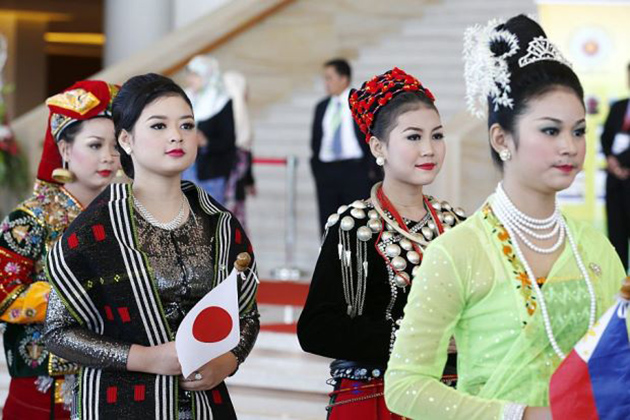 Myanmar Traditional Fashion Dress