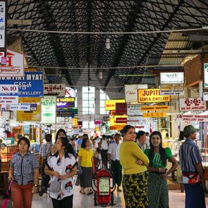 boygoke aungsan market is the main shopping hub of Yangon