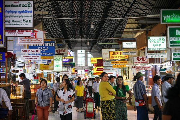 boygoke aungsan market is the main shopping hub of Yangon