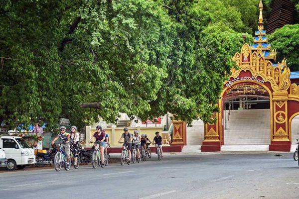 cycling to the countryside of Mandalay