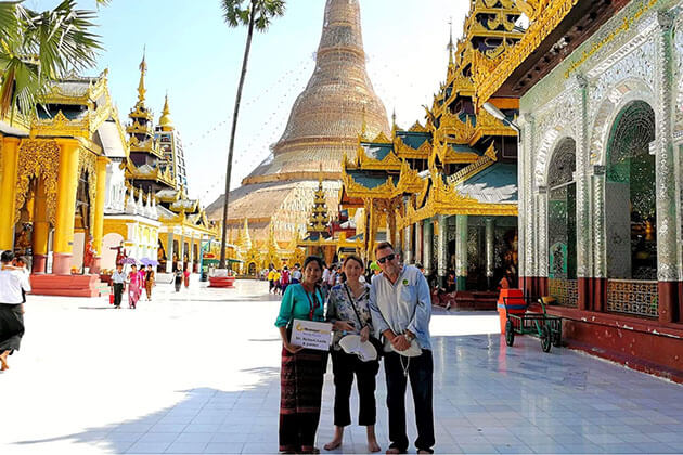 family in Shwedagon pagoda