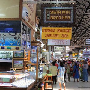 fullfil 6 days in Myanmar with a visit to the Boyoke Aungsan market