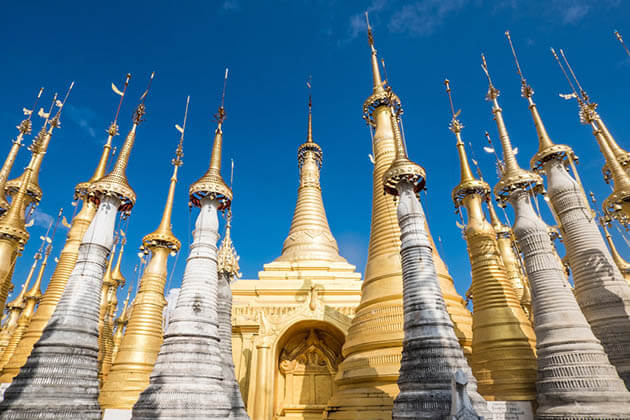 golden stupas in Shwe indein temple