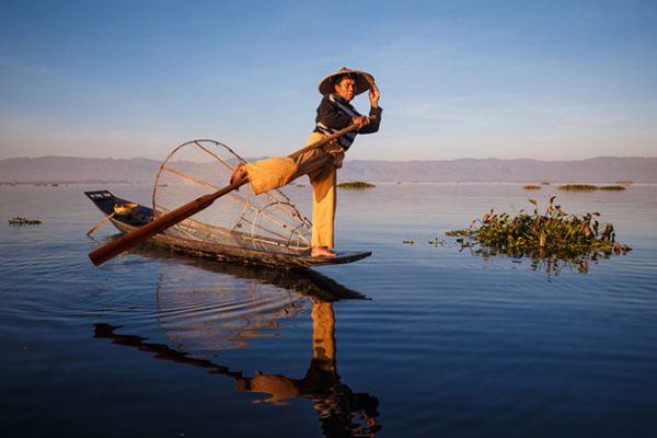 inle lake fisherman on his boat-6 days in myanmar