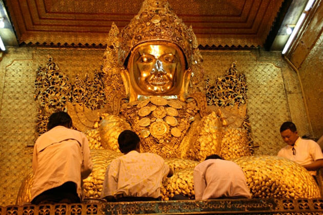mahamuni pagoda-mandalay tourism