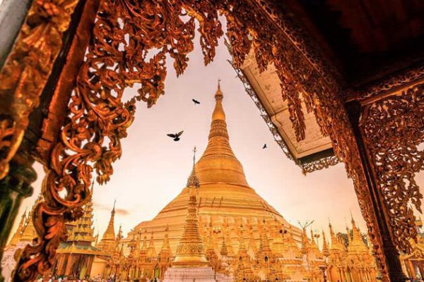 shwedagon pagoda visit in myanmar tour packages
