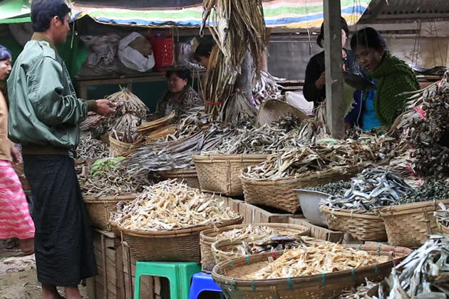 the fish market in Mrauk U