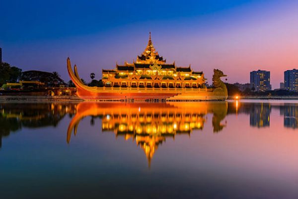 Karaweik Palace Yangon