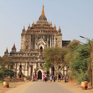 Thatbinnyu temple