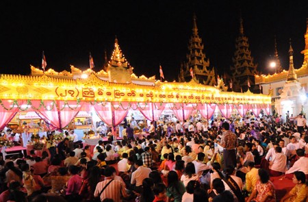 The full-moon festival Tazaungmone