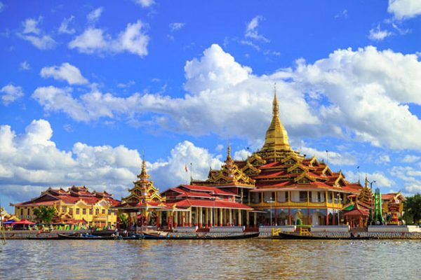 phaung daw oo pagoda is the holiest religious site in Inle Lake