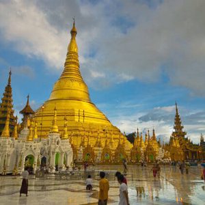 the peaceful scenery of shwedagon pagoda in sunset time