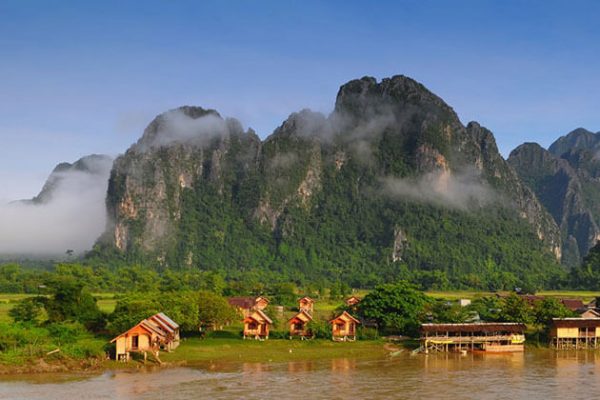 vang vieng scenery