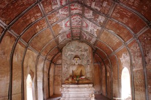 Buddha statue inside U pali Thein (Ordination Hall)