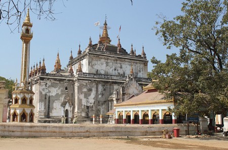 Manuha Temple, Bagan, Myanmar