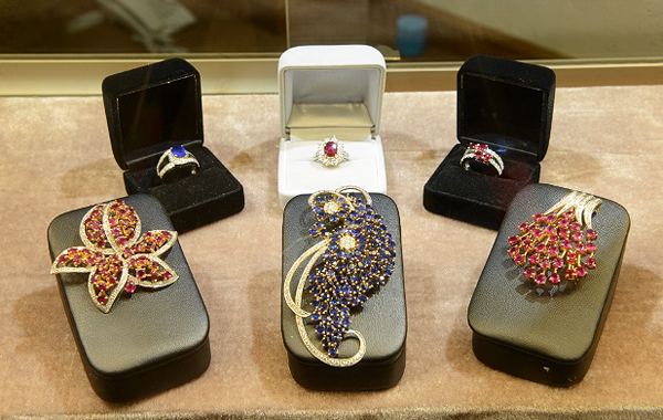 Select Boutique the Thiripyitsaya Jewels & Textiles