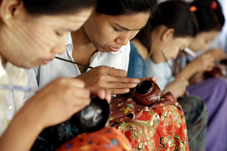 Handicrafts, Lacquerware and Souvenir Shop in Mandalay