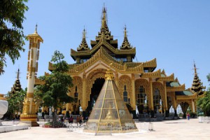 Kyauktawgyi Pagoda Yangon Myanmar