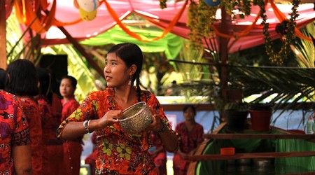 The Ceremony of Yangon Thingyan Pavilion