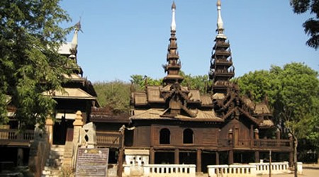 Myoe Daung Kyaung or Myo Daung Monastery means the Monastery at the corner of the city. It was the main monastery building in Bagan.