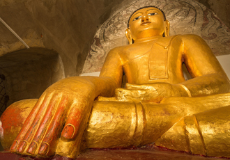 Sitting Buddha in Gawdawpalin Temple