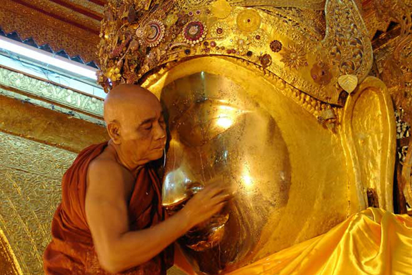  Maha Myat Muni Pagoda