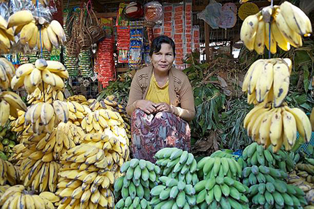 nyaung market visit in bagan tour package