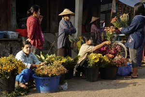 Flower vendors in the morning market, Hpa An
