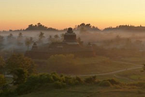 Mrauk U in the mysterious fog