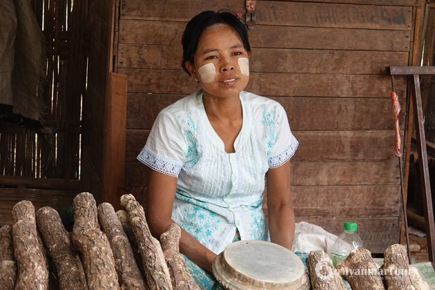 Nyaung Market