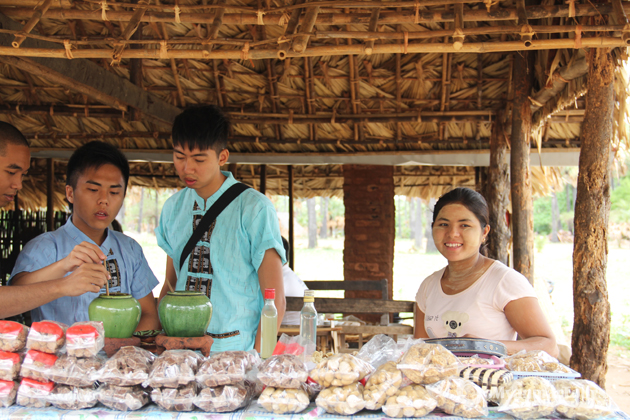 Stopover on the route from Bagan to Mount Popa