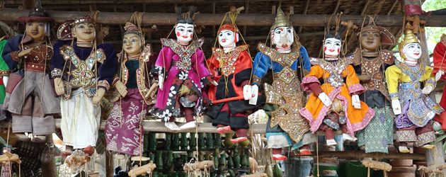 Burmese traditional puppets for sale in Nyaung U Market
