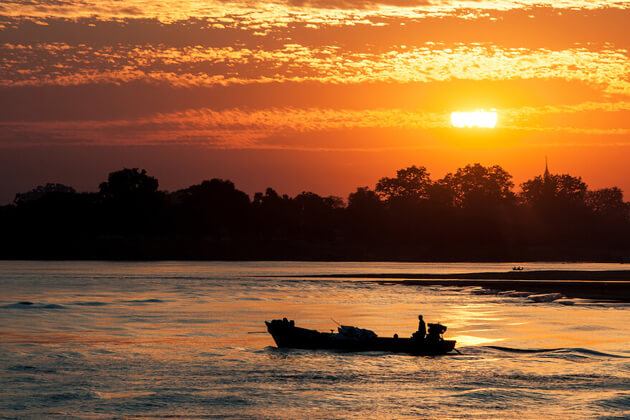 Sunset over Irrawaddy River - fulfill 2 days in Bagan