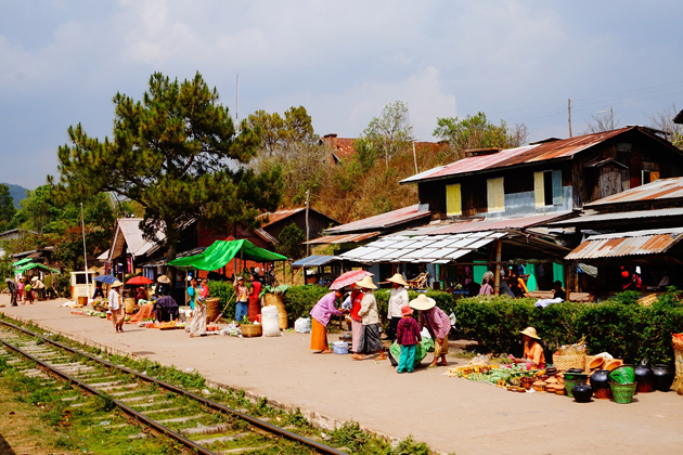 See the unique culture in Myanmar train expedition