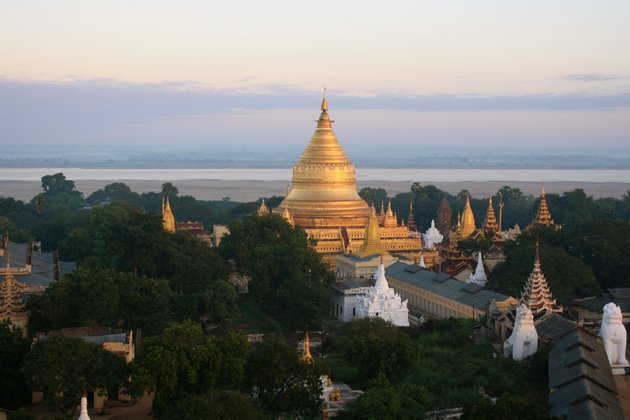 Panoramic view of Shwezigon Pagoda