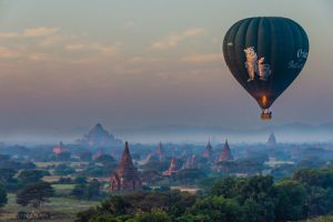 Hot-air balloon in Myanmar