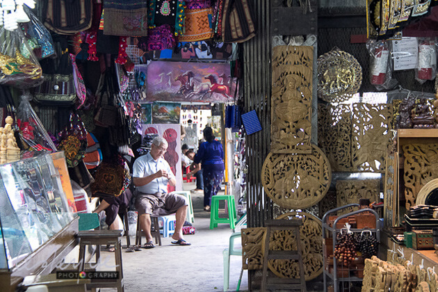 Bogyoke Aung San Market - Best yangon market