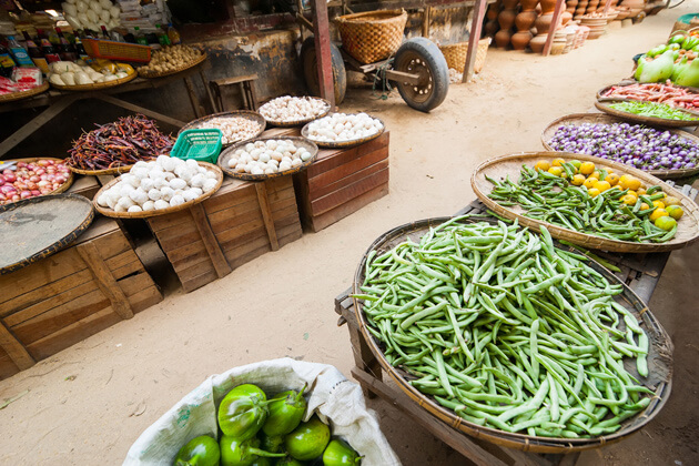 Theingyi Zay Market in Latha township - authentic yangon market