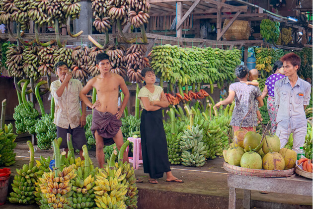 Thiri-Mingalar-Market - biggest farmer yangon market